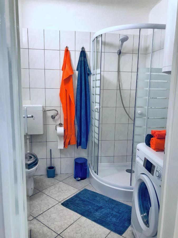1br On The Beautiful Street In Center Appartement