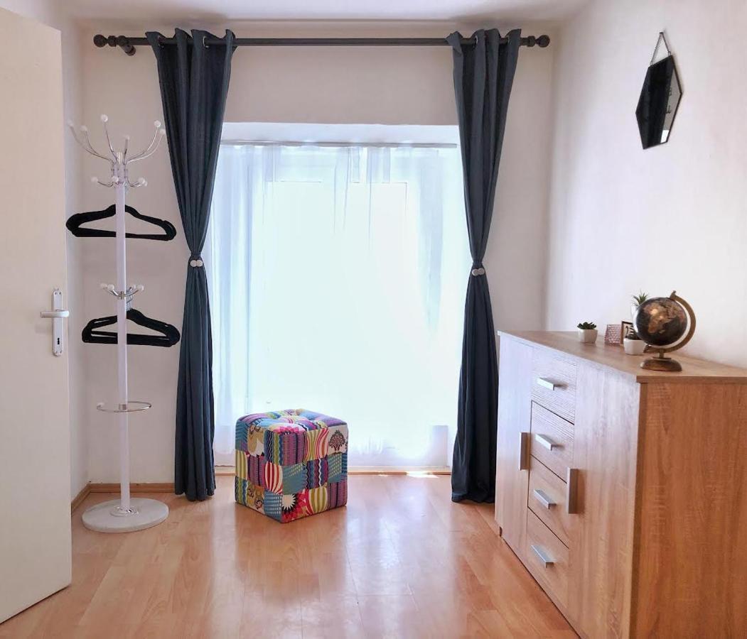 Apartament 1br On The Beautiful Street In Center Lublana